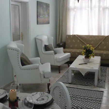 Two Bedroom Flat In The Garden At The Bosphorus Apartament *